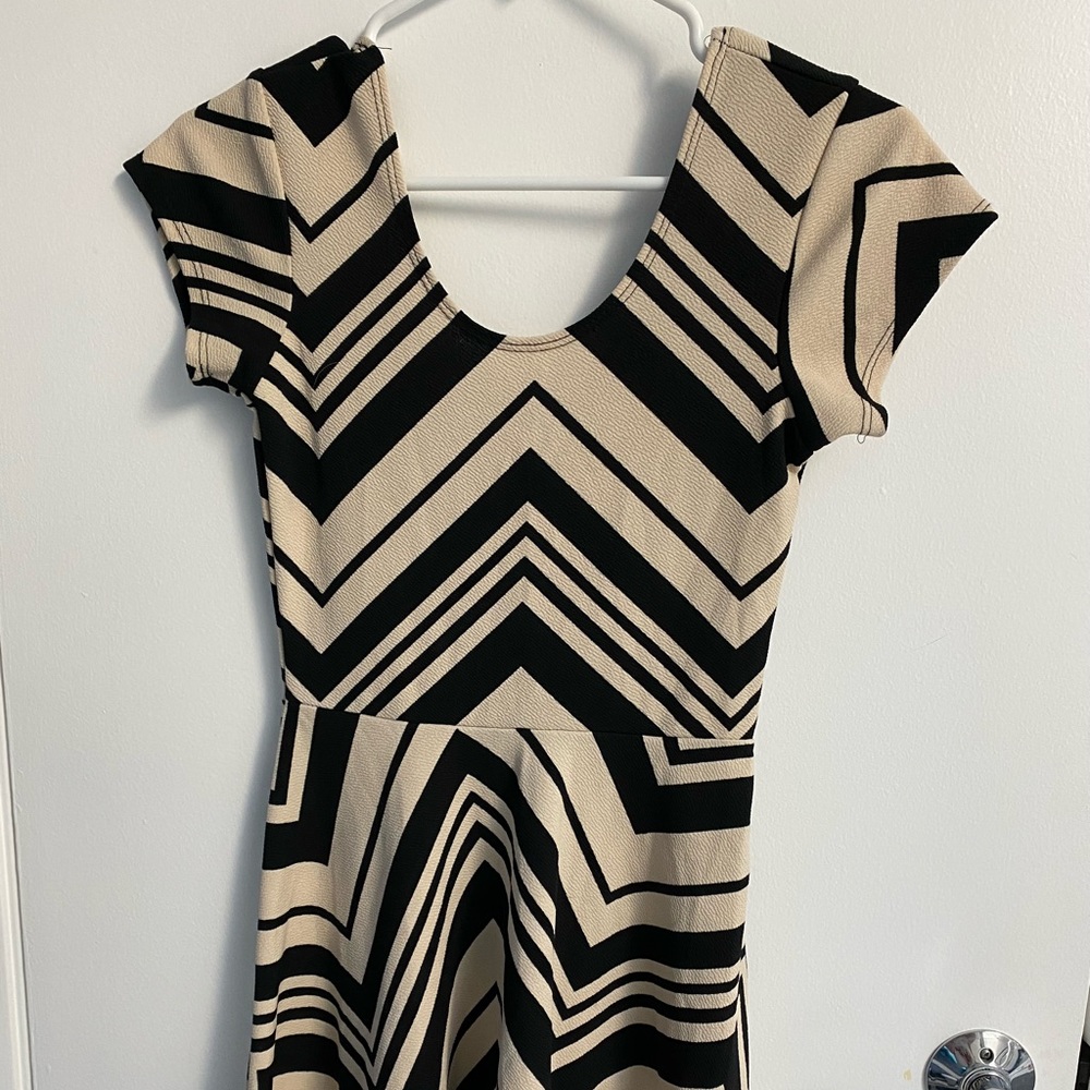 ~NWT~ Cream and Black Skater Dress - Juniors Size S